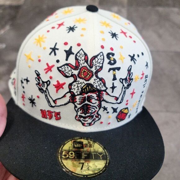 STRANGER THINGS HELLFIRE CLUB EXCLUSIVE HAT 7 1/4 BRAND NEW!! - Picture 1 of 6